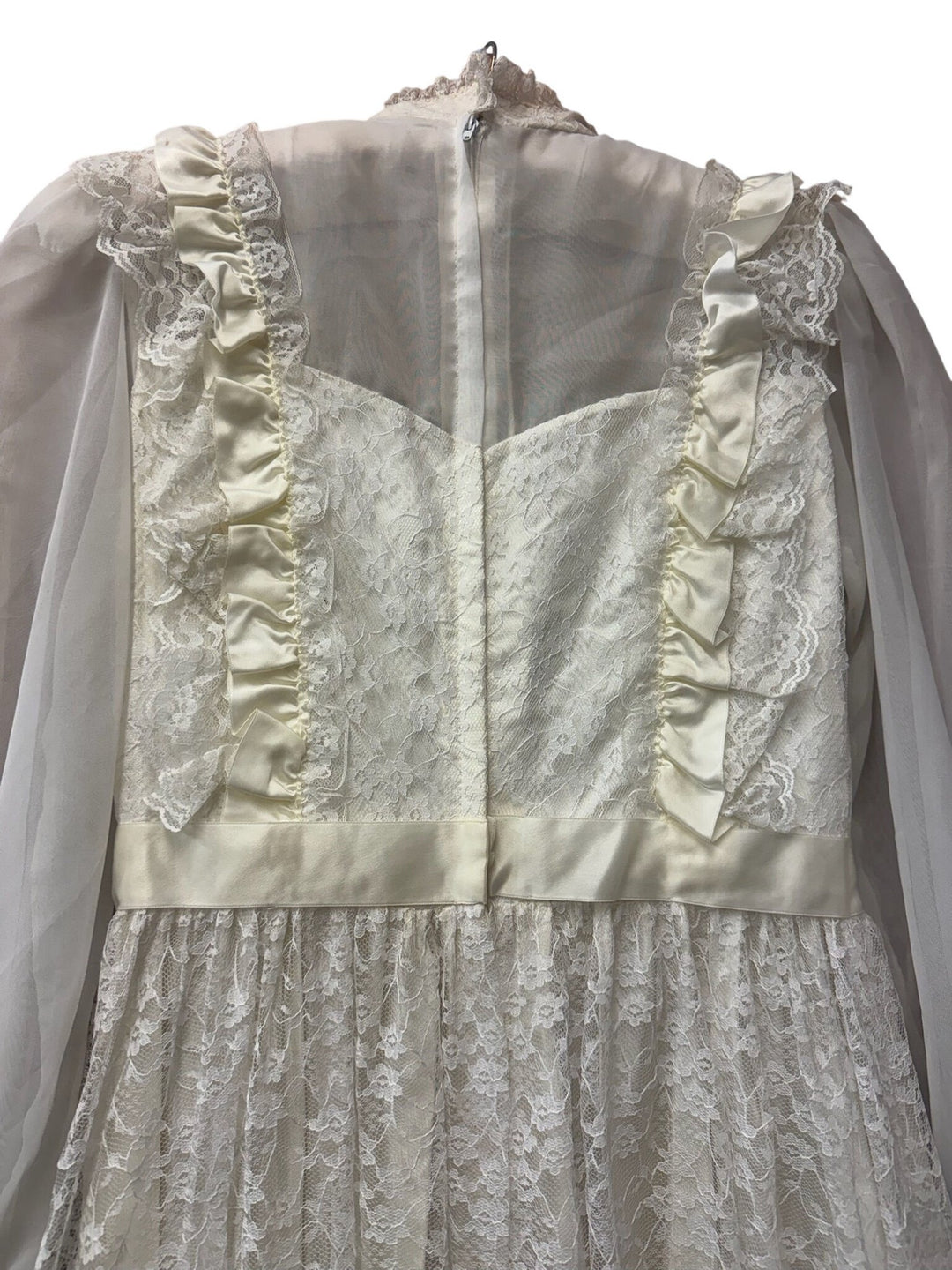 Vintage Lace Bridal Gown