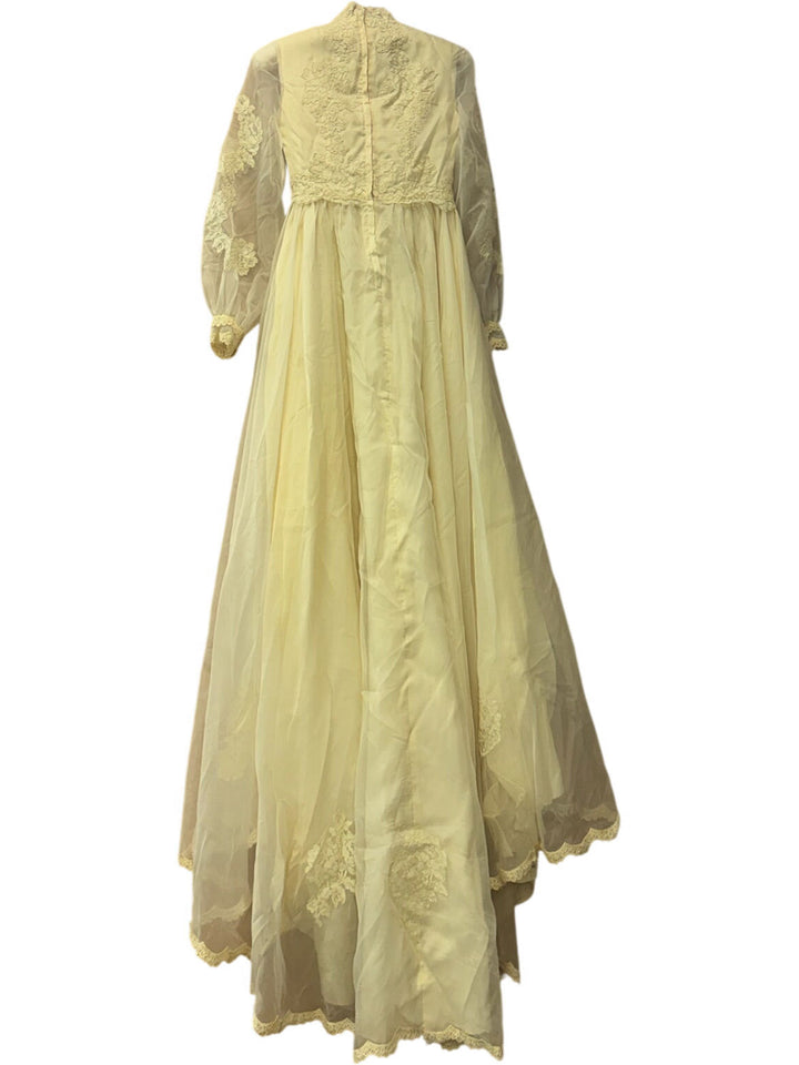 Vintage Lace Ivory Wedding Dress