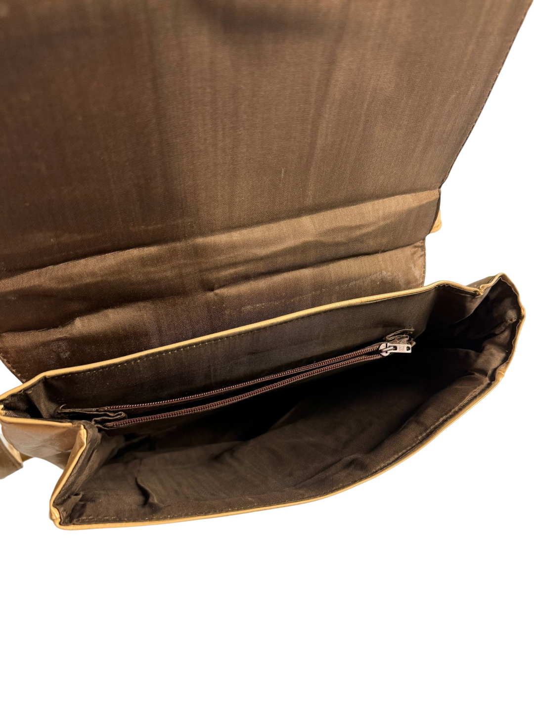 1960s Beige Flap Closure Shoulder Bag - Think Vintage