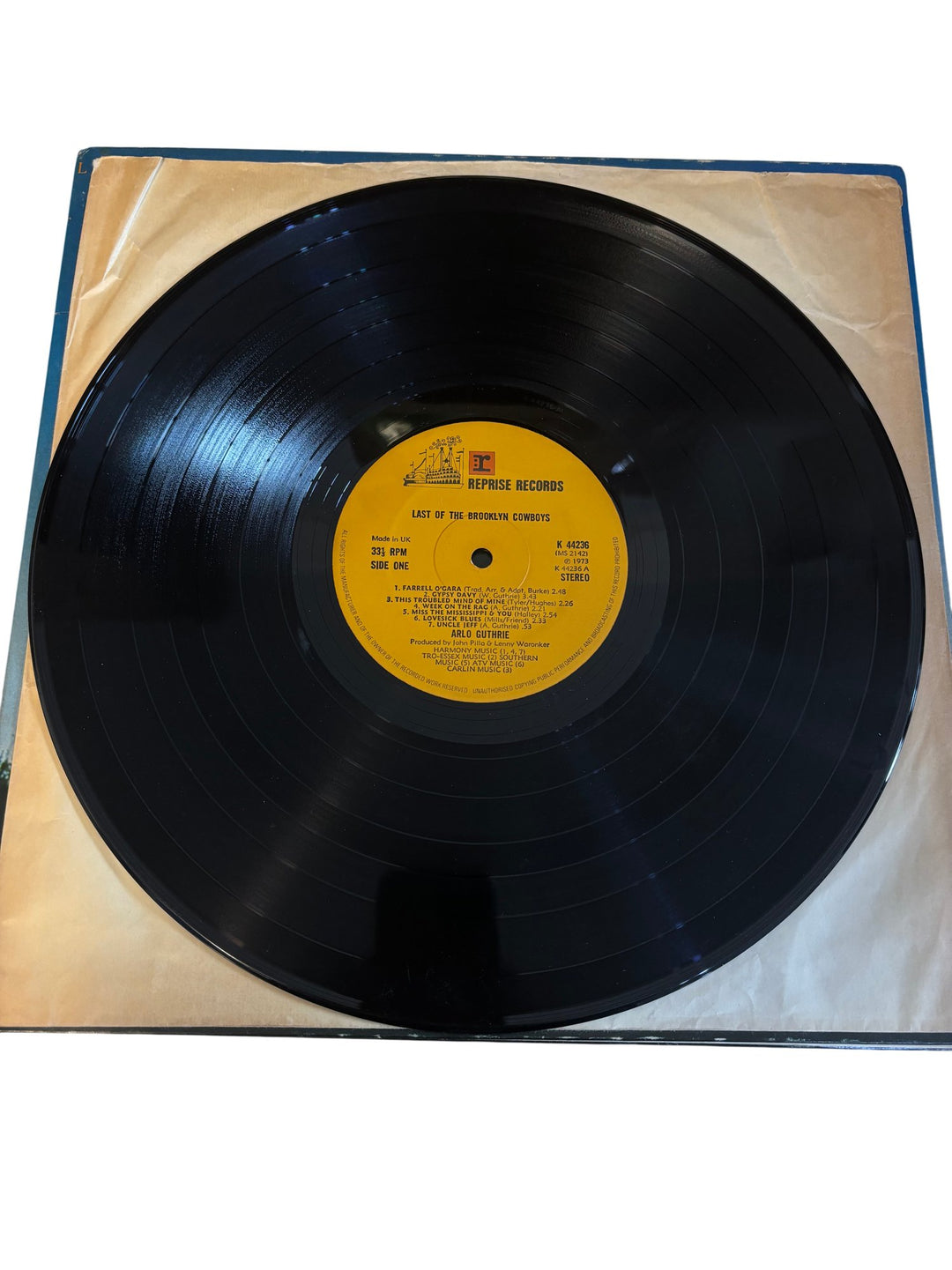 1973 Arlo Guthrie Last Of The Brooklyn Cowboys Vinyl - Good - Think Vintage ltd