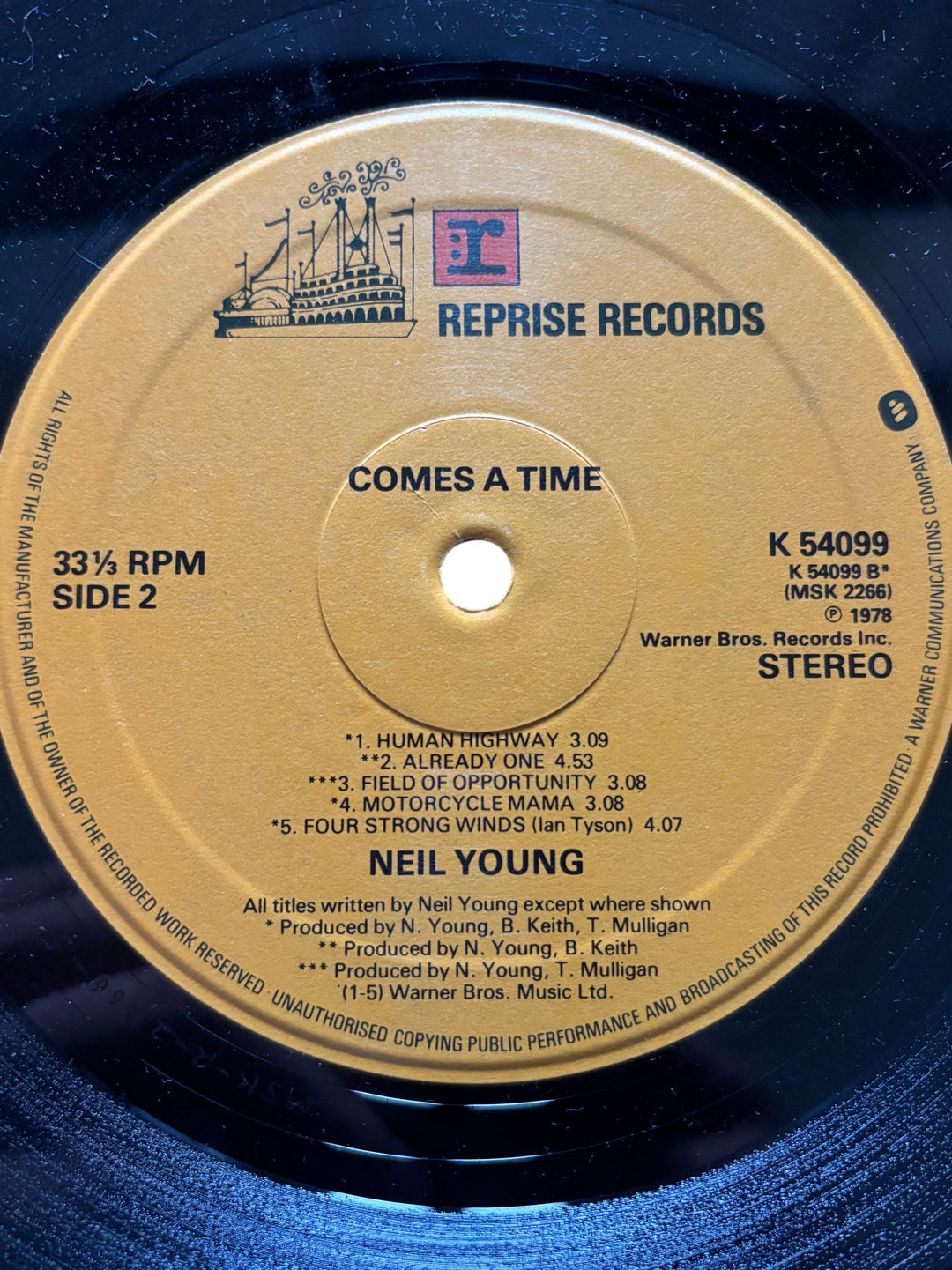 1978 Neil Young Comes A Time Vinyl - Good - Think Vintage ltd