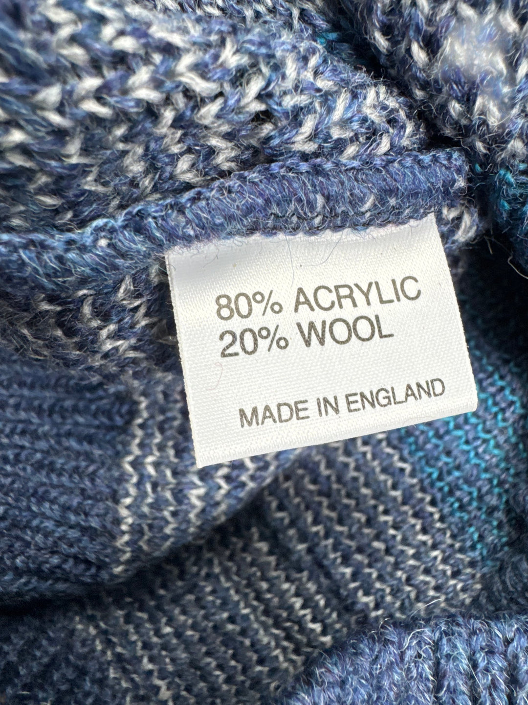 1980s Bentley V-Neck Patterned Sweater - M - Think Vintage