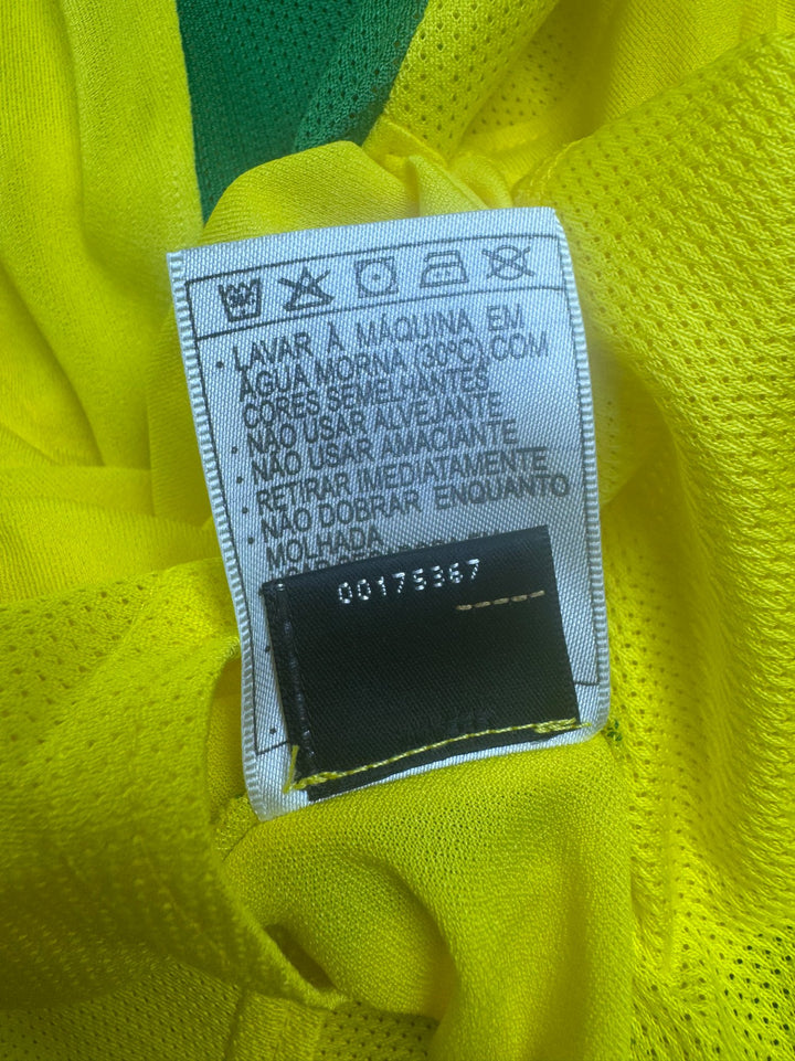 2002/04 Brazil National Team Football Shirt - L - Think Vintage ltd
