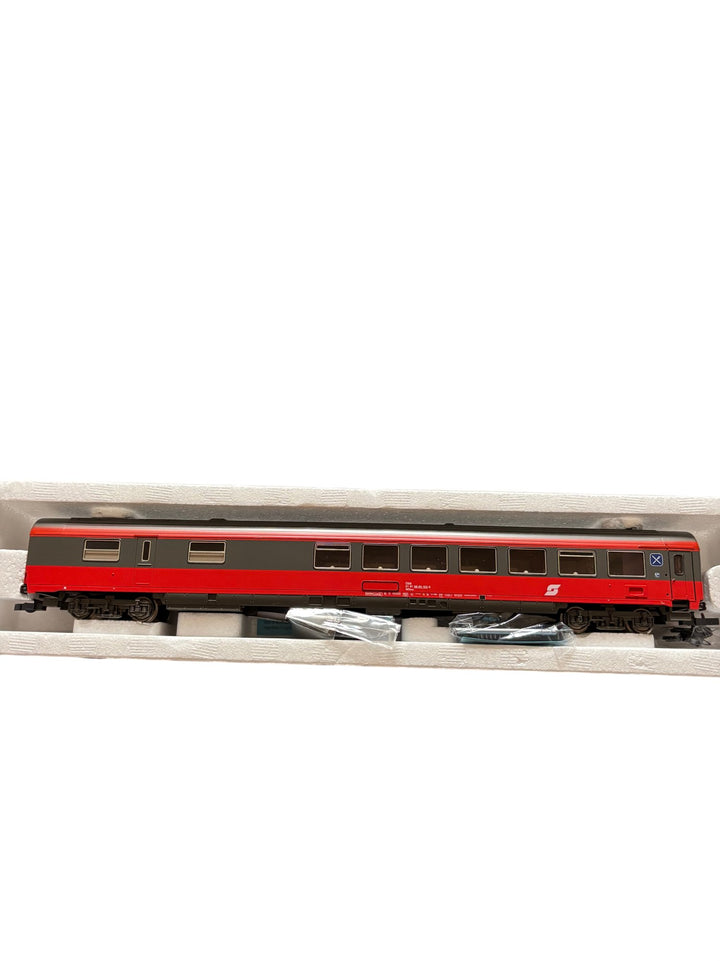Roco HO Scale OBB Passenger Car