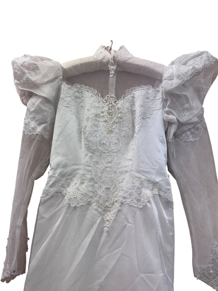 1980s White Lace Wedding Dress