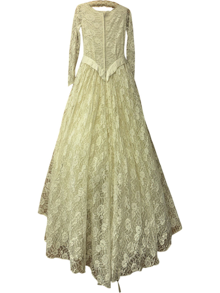 Lace Long Sleeved Vintage Wedding Dress