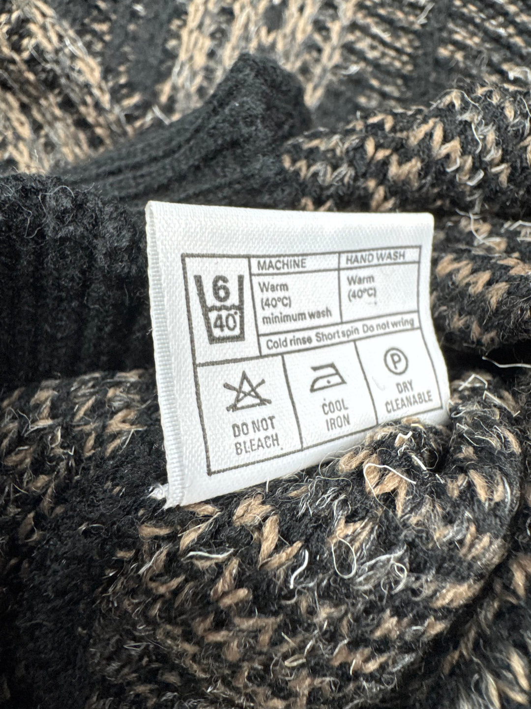 Bentley Casuals Black V-Neck Sweater - L