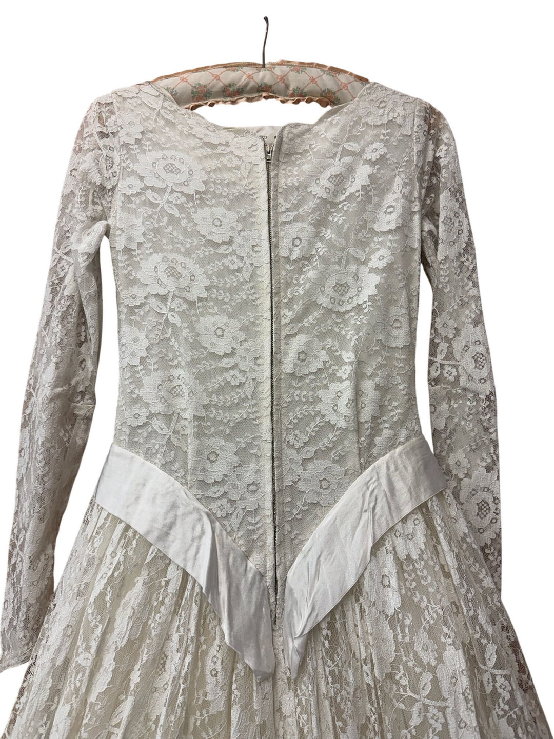 Lace Long Sleeved Vintage Wedding Dress