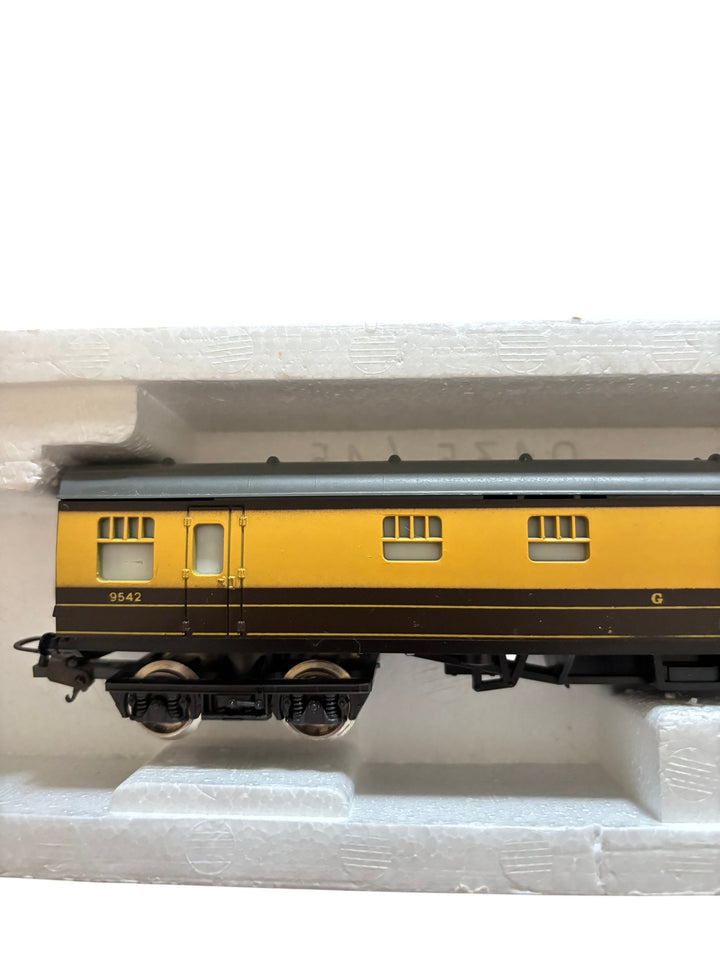 Lima HO Scale Restaurant Car Model Train