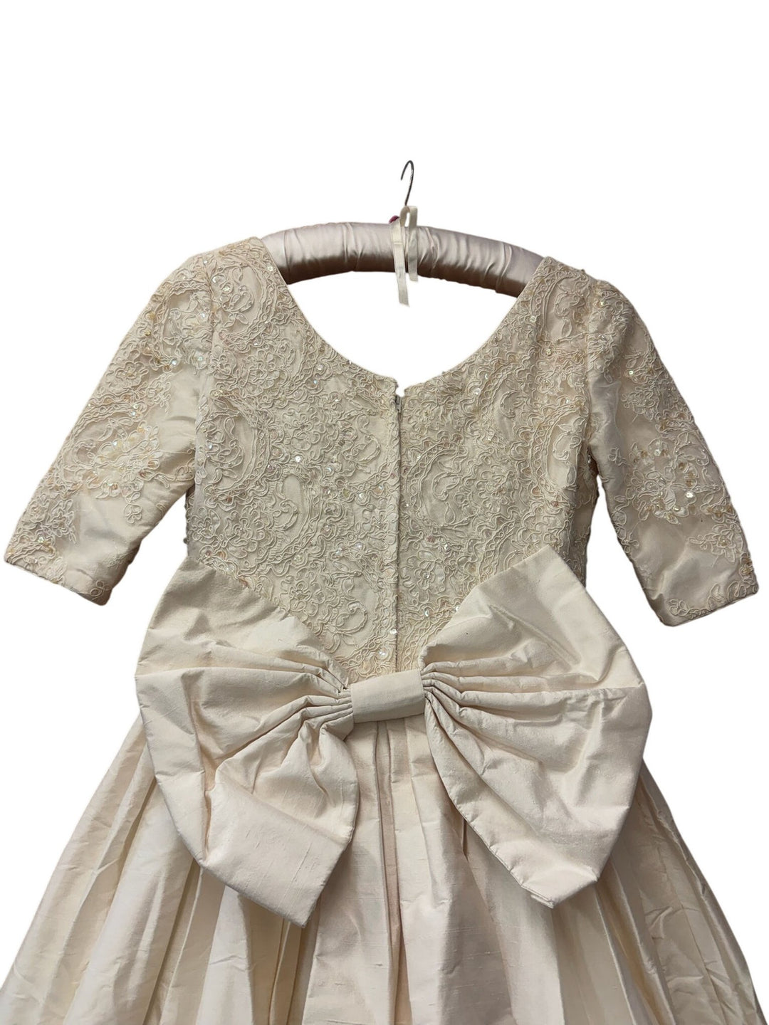 Elegant Ivory Embroidered Wedding Dress