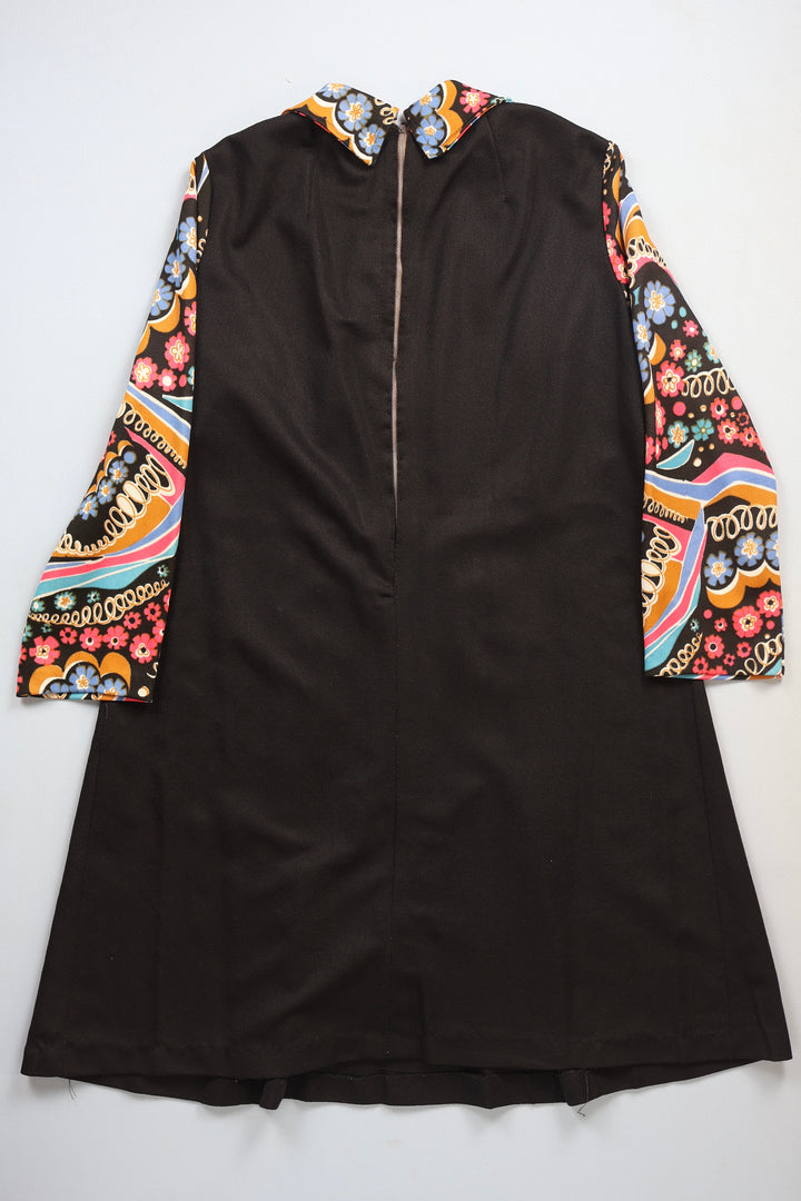 1960's Dress with Contast Collar and Sleeves