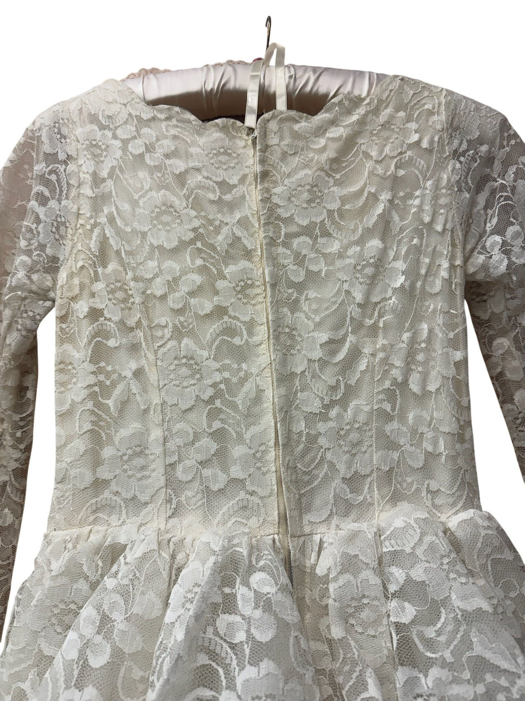 Vintage Lace Wedding Dress with Long Sleeves