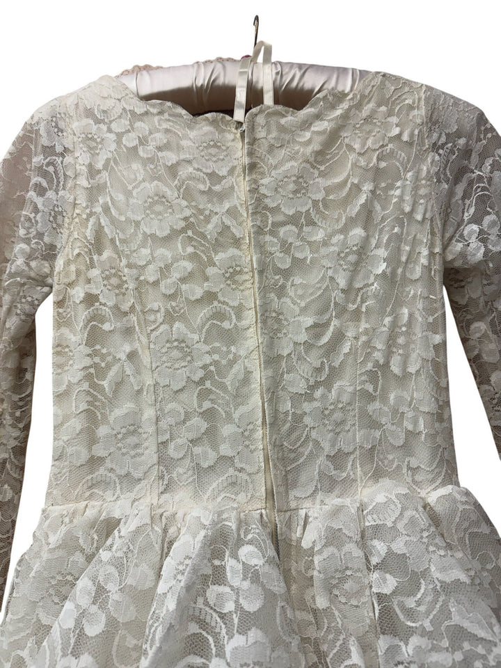 Vintage Lace Wedding Dress with Long Sleeves