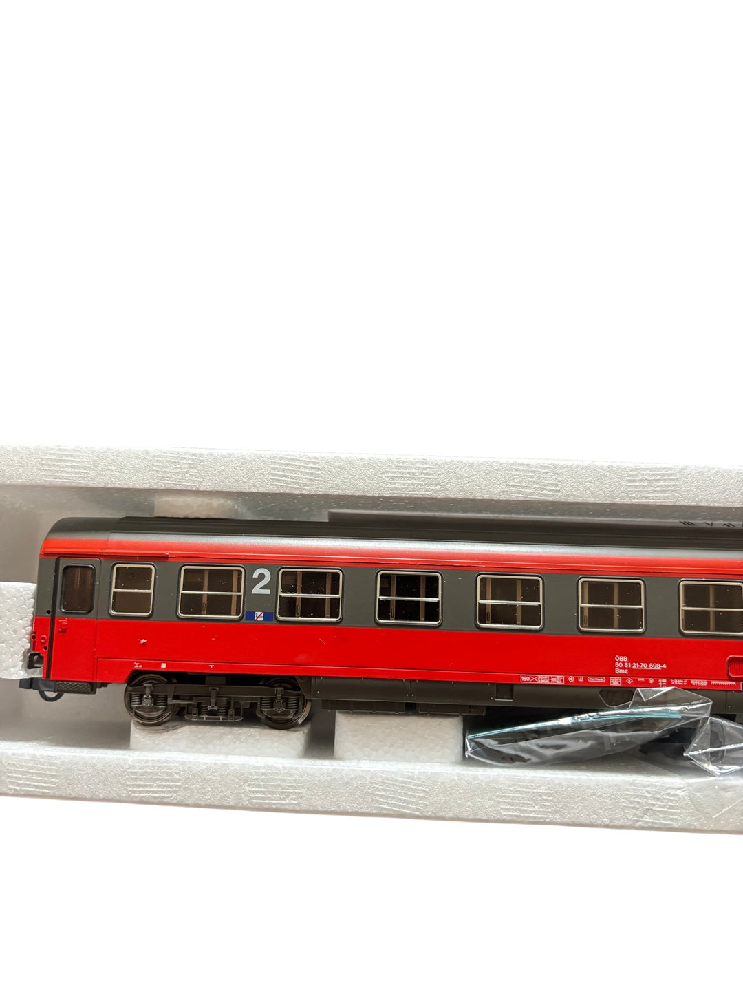HO Scale Roco ÖBB 2nd Class Passenger Car