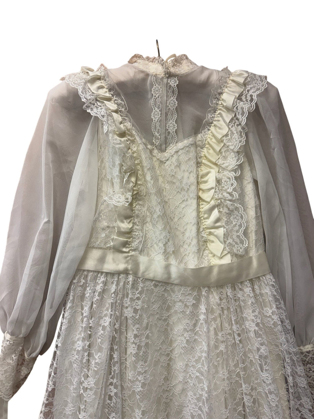 Vintage Lace Bridal Gown