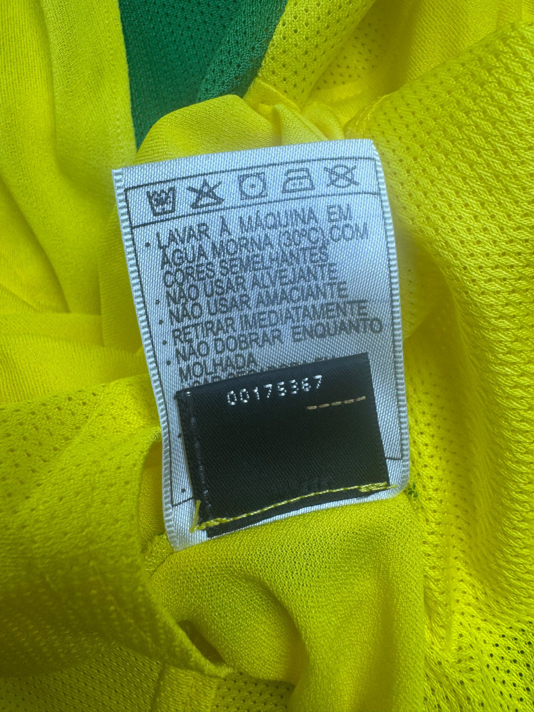 2002/04 Brazil National Team Football Shirt - L