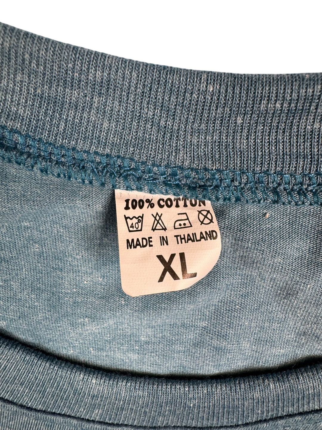 7-Eleven Graphic T-Shirt - XL - Think Vintage Online Ltd