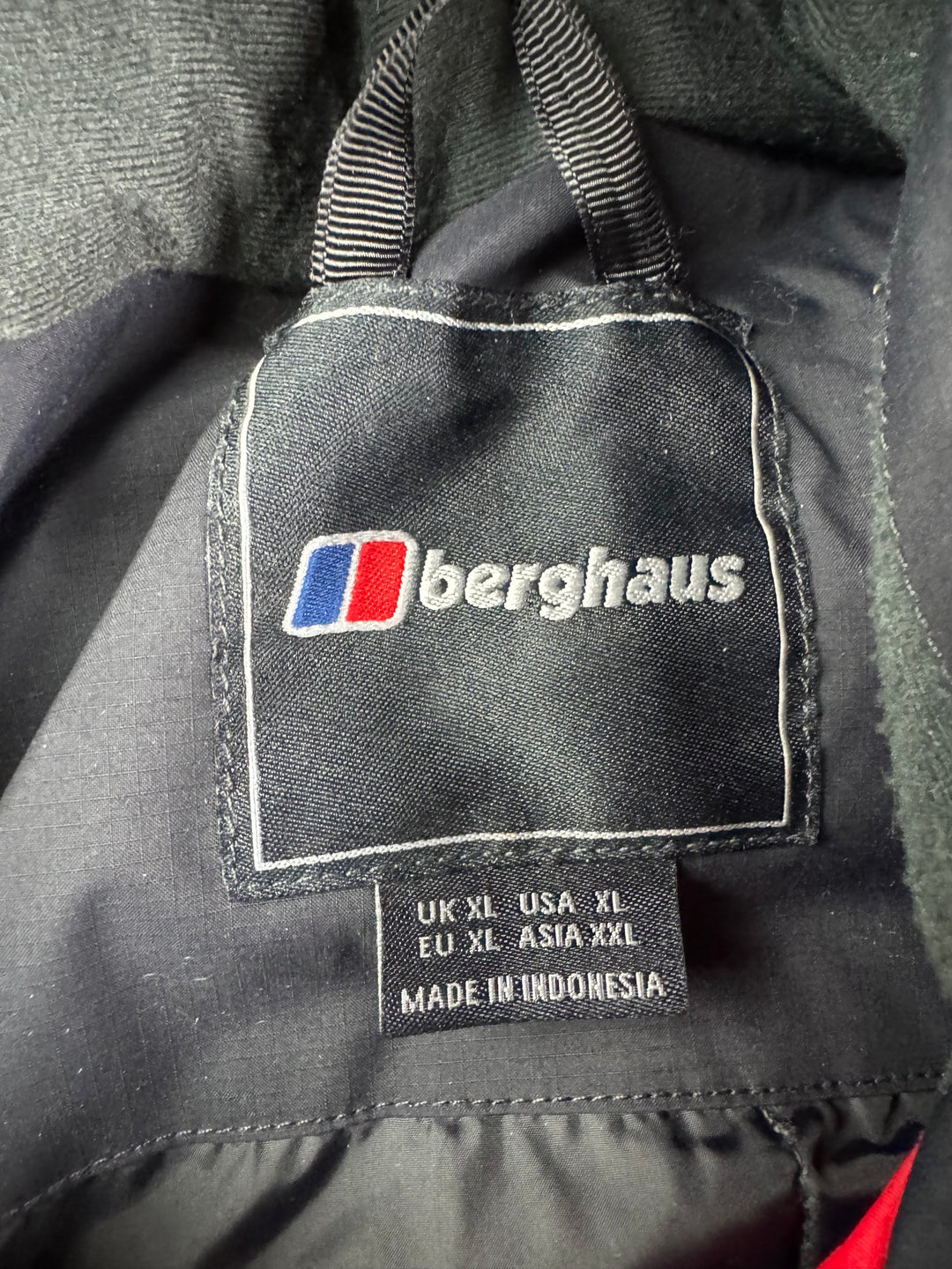 Berghaus Black Hooded Rain Coat - XL