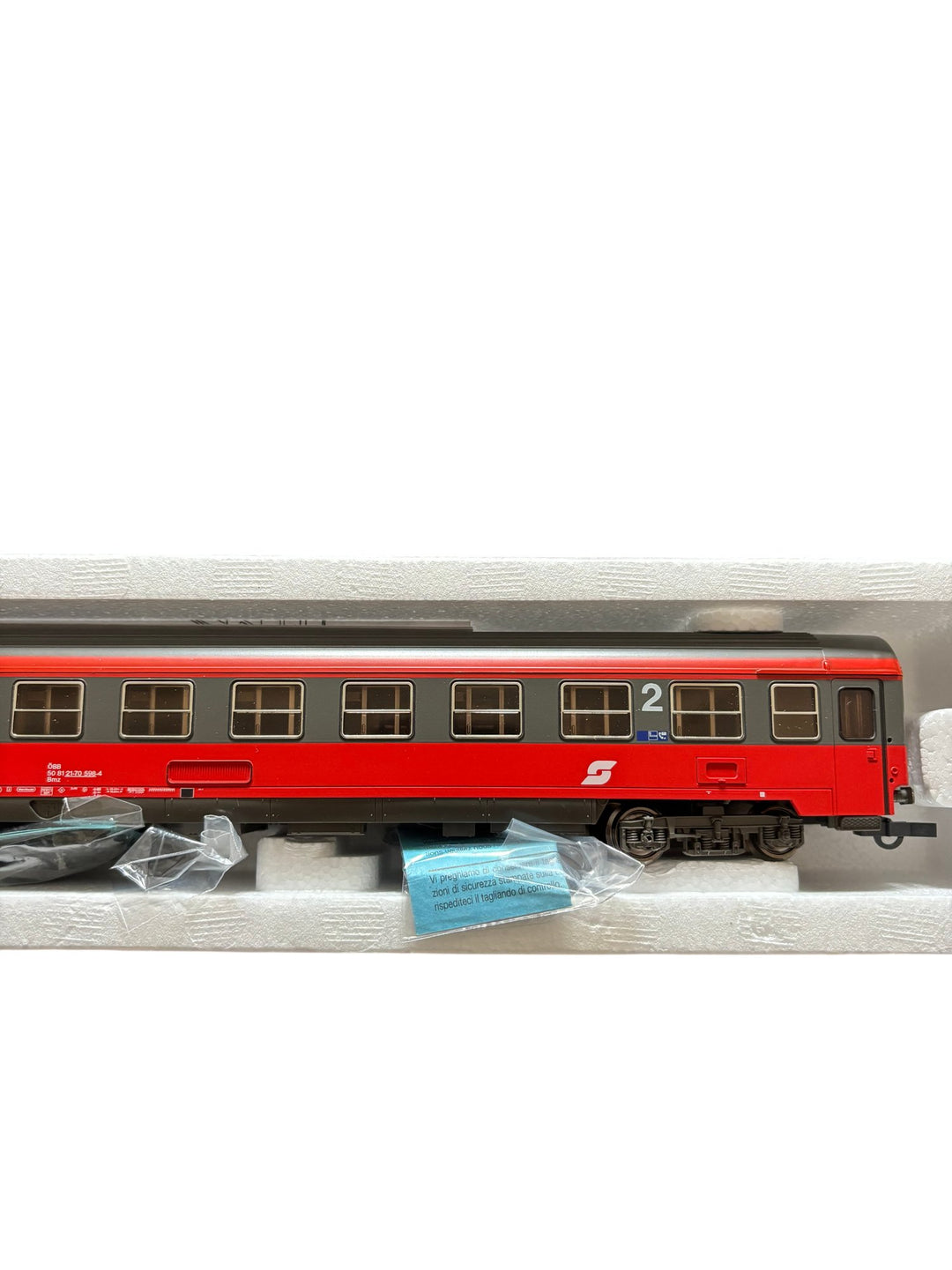 HO Scale Roco ÖBB 2nd Class Passenger Car