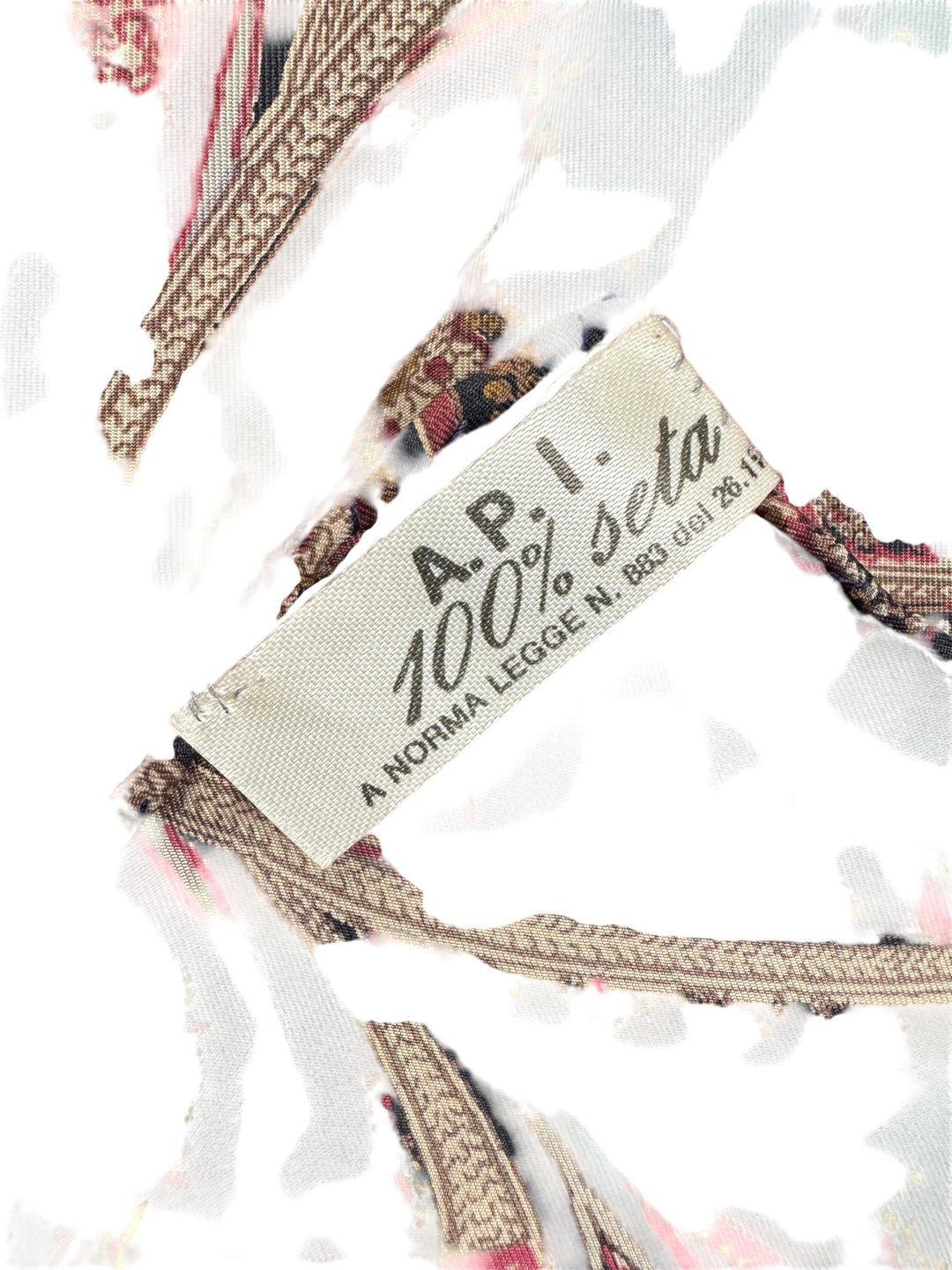 AP.I Silk Floral Pattern Fabric - Think Vintage ltd