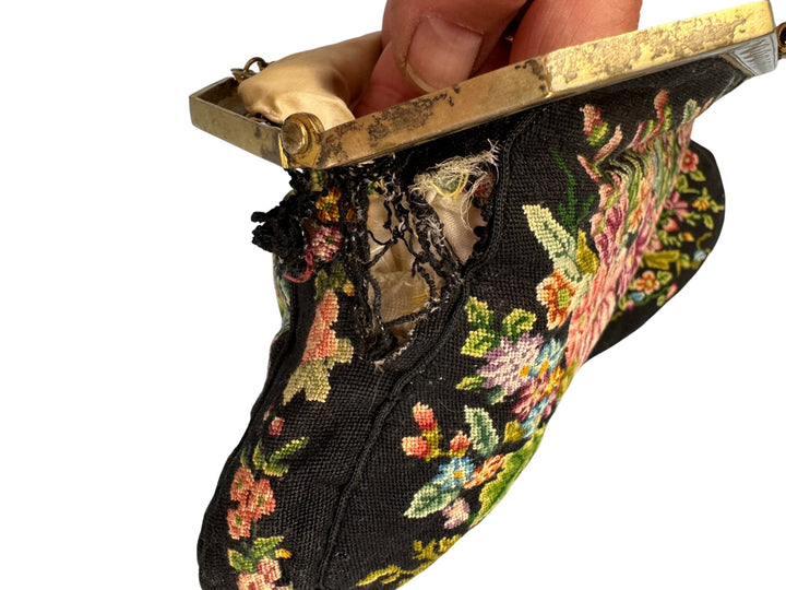Antique Floral Embroidereed Handbag - Think Vintage