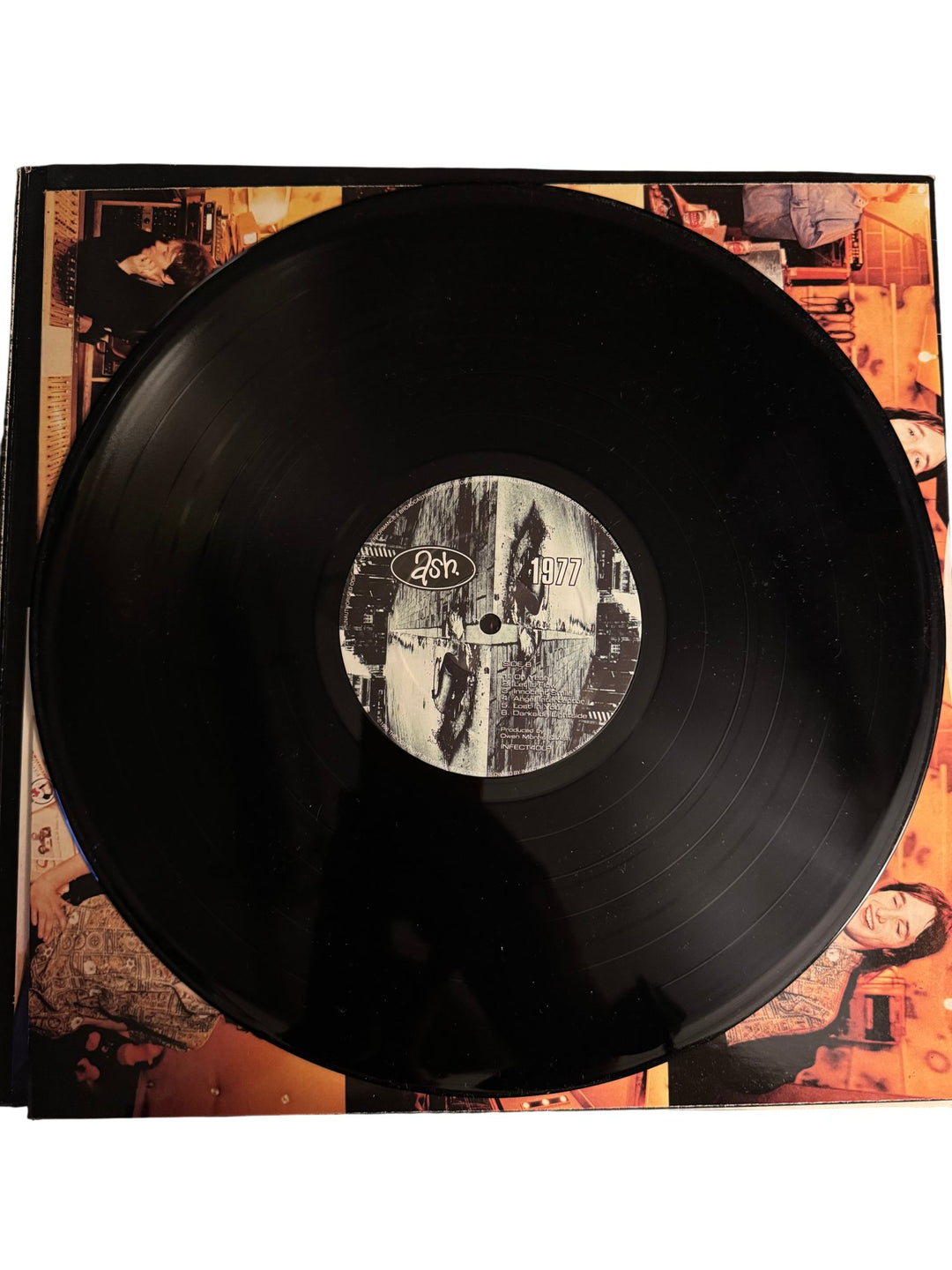 Ash 1977 Album Vinyl Record (with insert) - Good - Think Vintage ltd