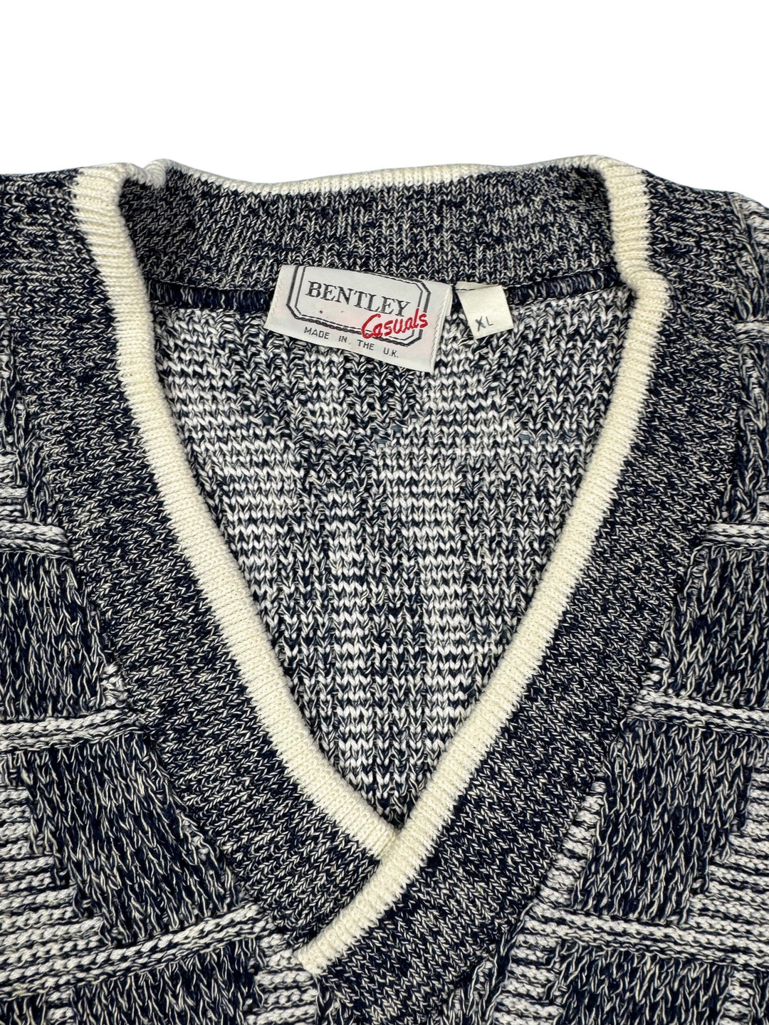 Bentley Casuals Grey Patterned V-Neck Sweater - L - Think Vintage ltd