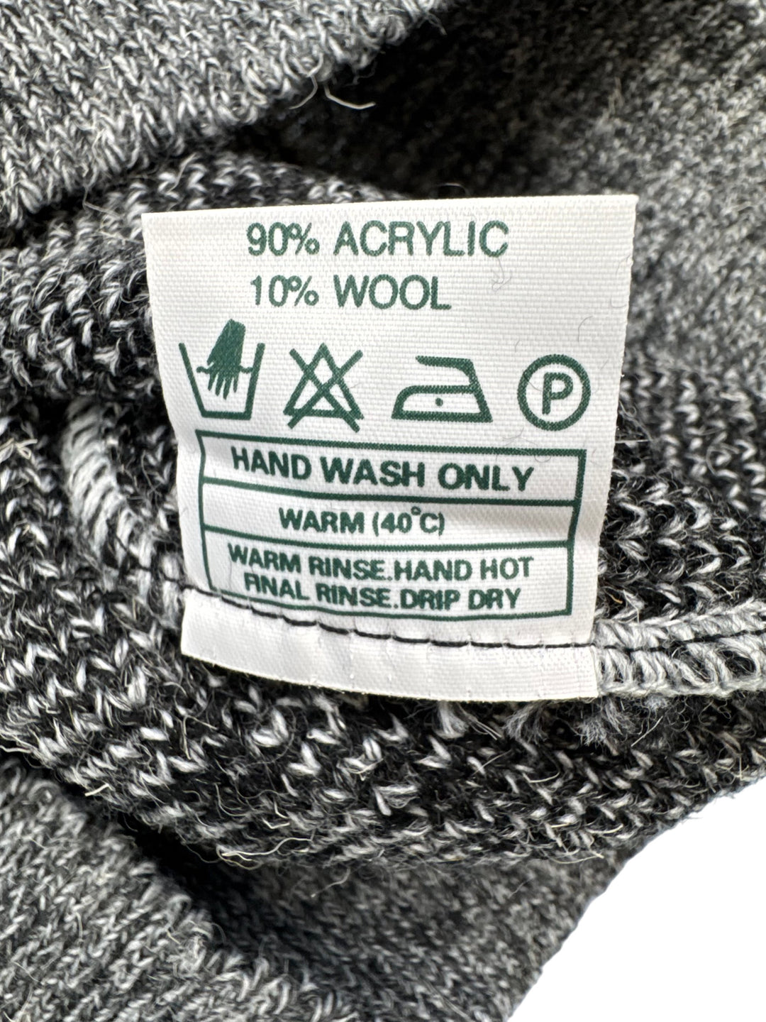 Bentley Casuals Patterned V-Neck Sweater - M - Think Vintage Online Ltd