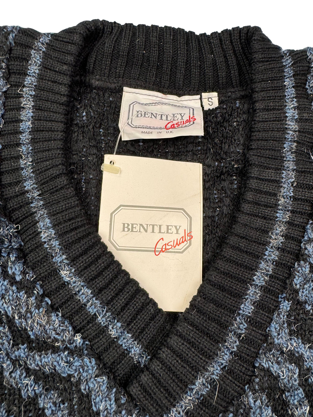Bentley Casuals V-Neck Patterned Sweater - L - Think Vintage ltd
