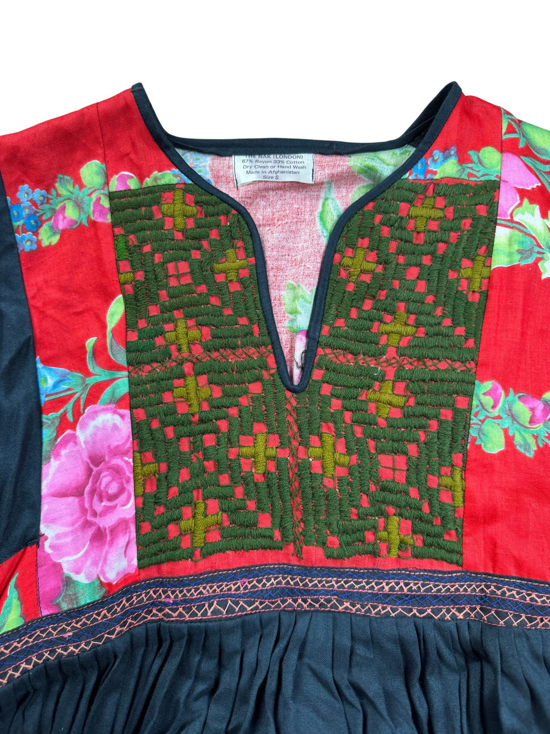 Black Floral Embroidered Dress - S - Think Vintage ltd