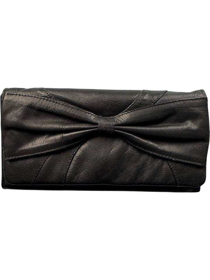 Black Leather Clutch With Bow Detail - Think Vintage ltd