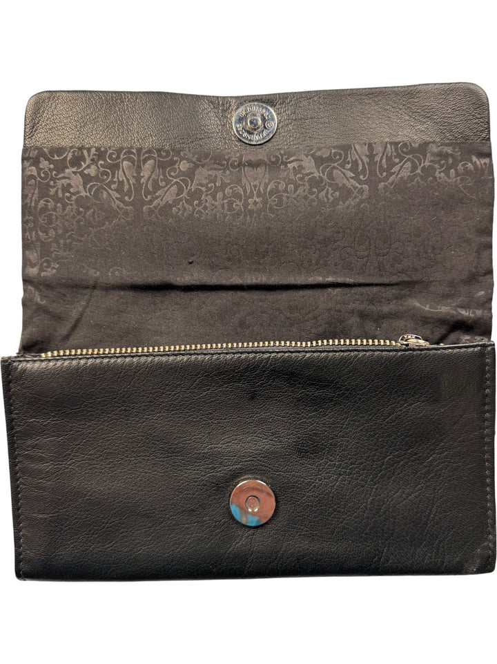 Black Leather Clutch With Bow Detail - Think Vintage ltd