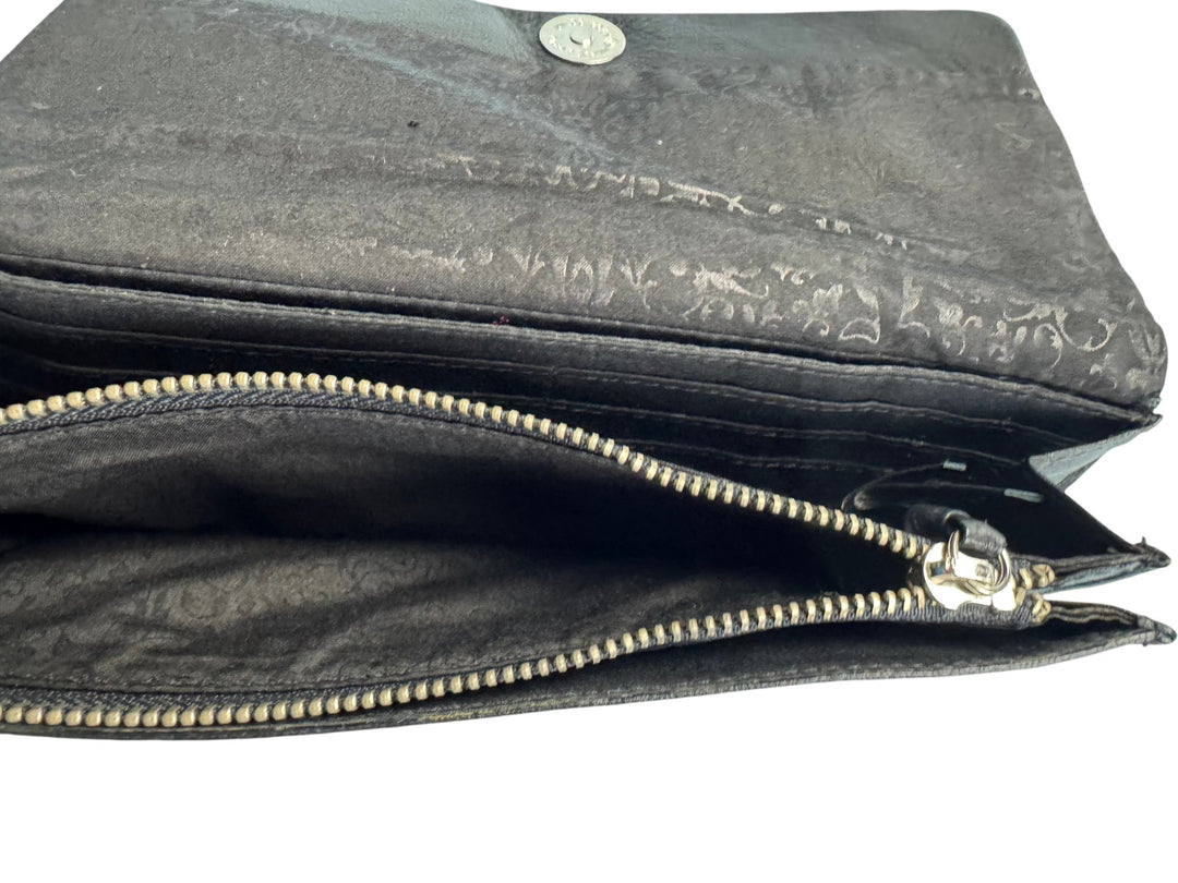 Black Leather Clutch With Bow Detail - Think Vintage ltd