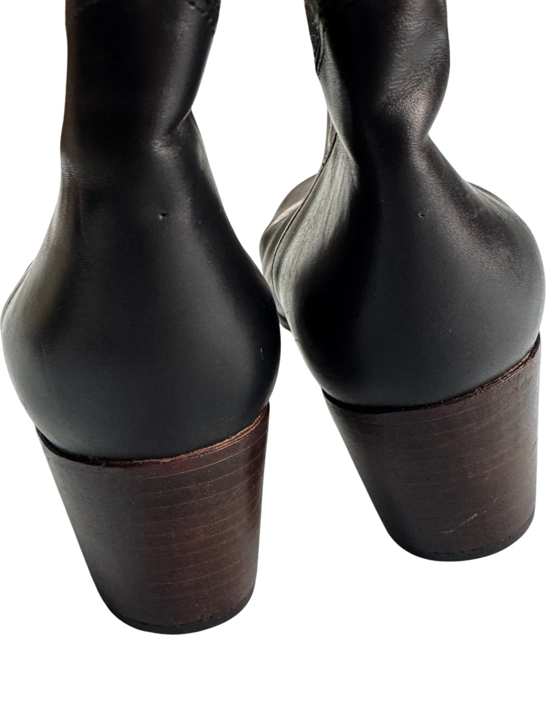 Black Leather Knee-High Boots - 7.5 - Think Vintage ltd