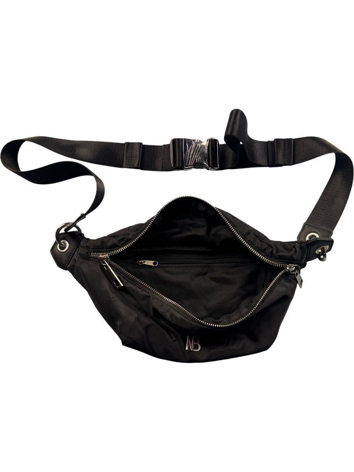 Black Nylon Fanny Pack with Zipper Closure - Think Vintage ltd