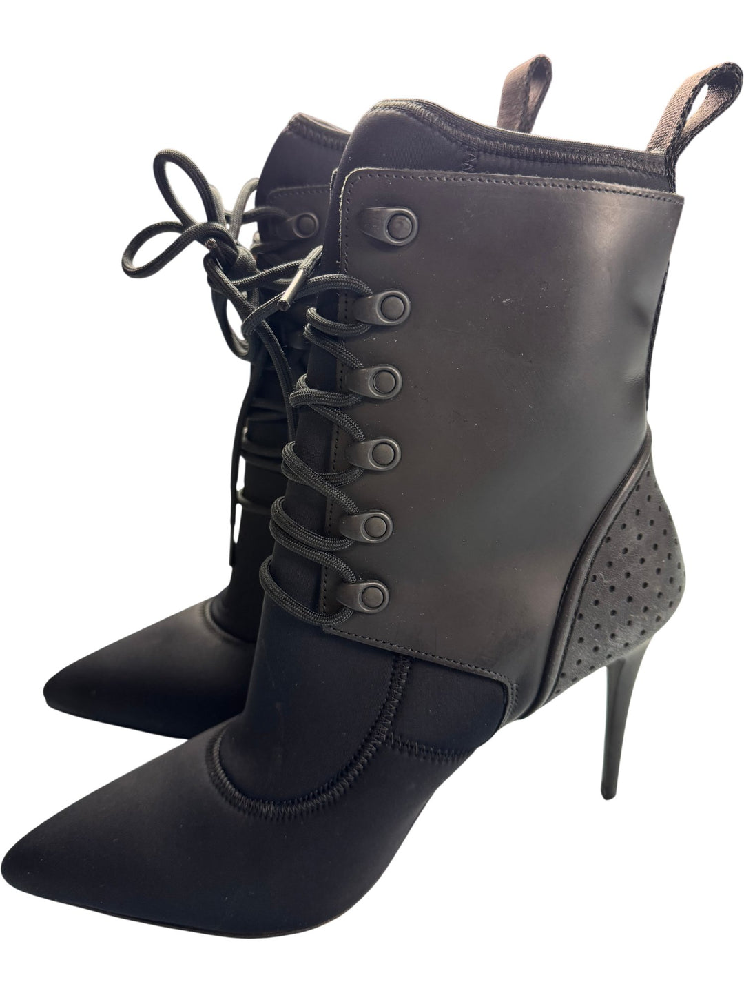 Black Pointed Toe Lace-Up Boots - 7 - Think Vintage ltd
