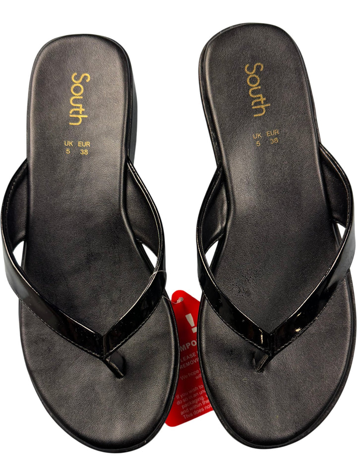 Black South Platform Sandals - Size 5 - Think Vintage ltd