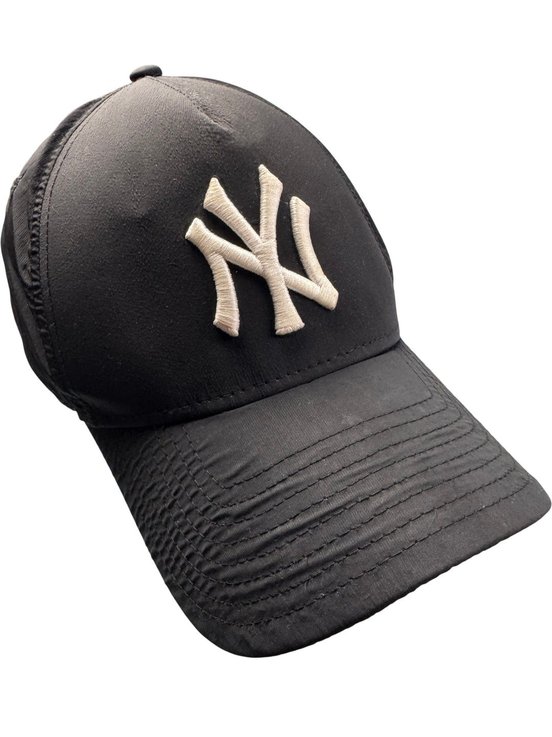 Black Sports Logo Cap - Think Vintage ltd