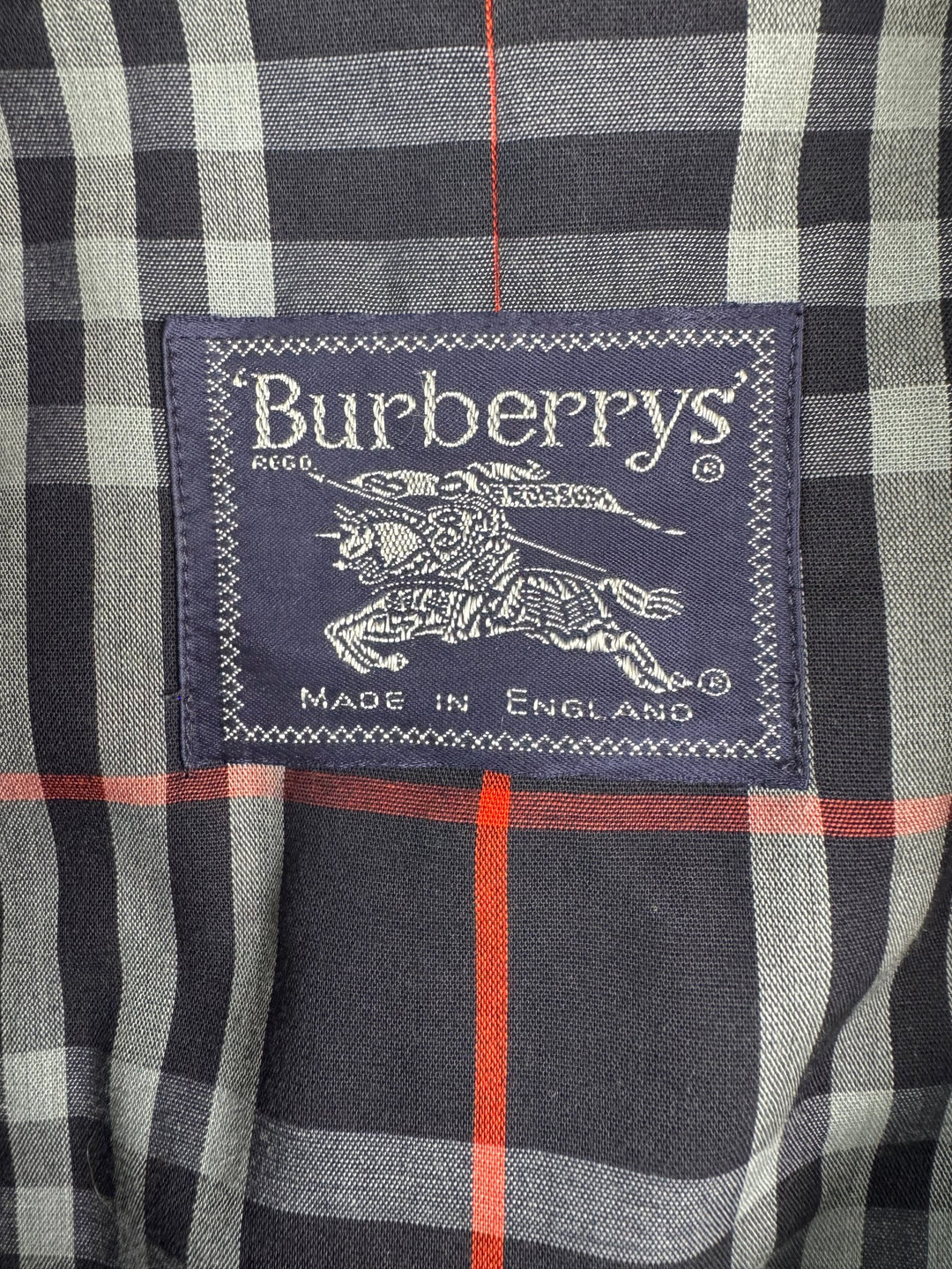 Burberry's Classic Navy Blue Trench Coat - M - Think Vintage