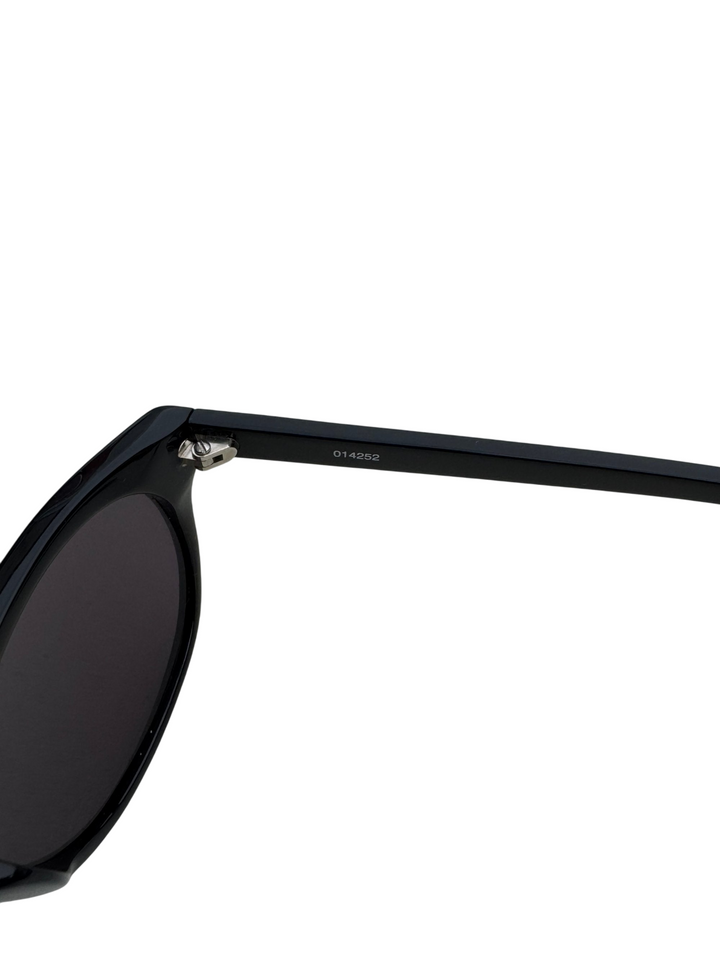 Classic Black Round Unisex Sunglasses - Think Vintage