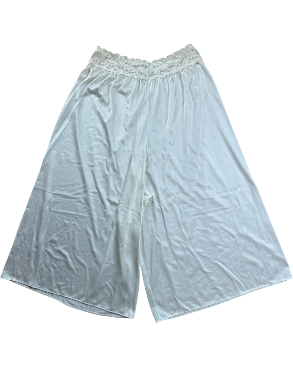Cream Lace Trim Loungewear Shorts - W24 - Think Vintage ltd