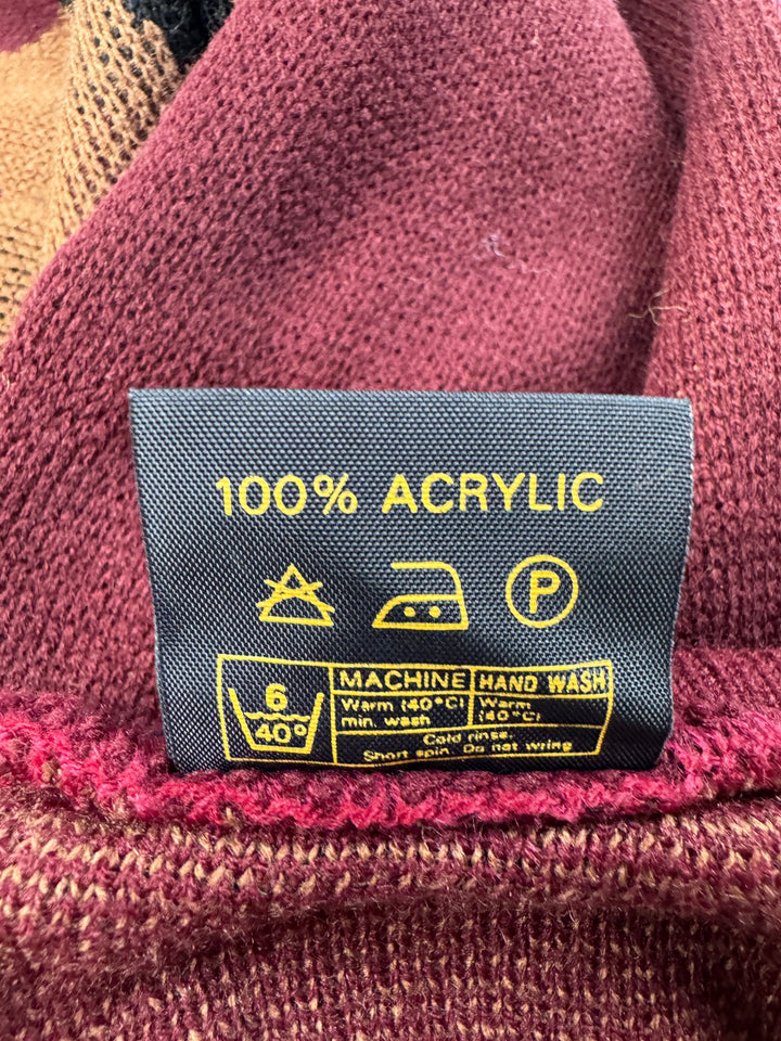 Daniel Argyle Pattern V-Neck Sweater - S - Think Vintage Online Ltd