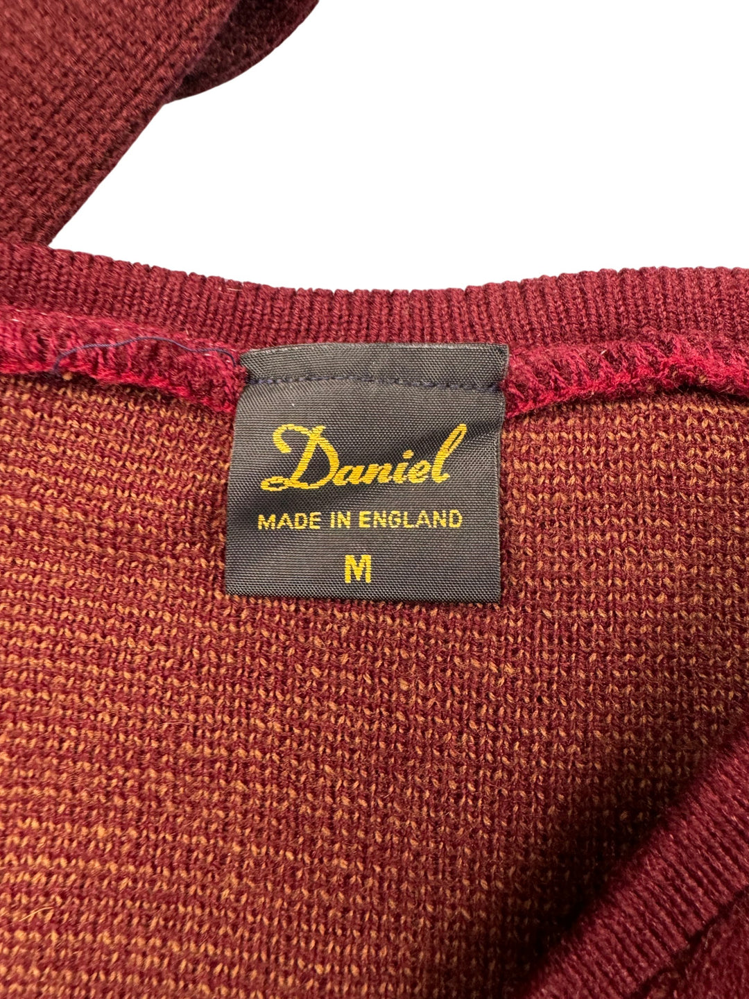 Daniel Argyle Pattern V-Neck Sweater - S - Think Vintage ltd