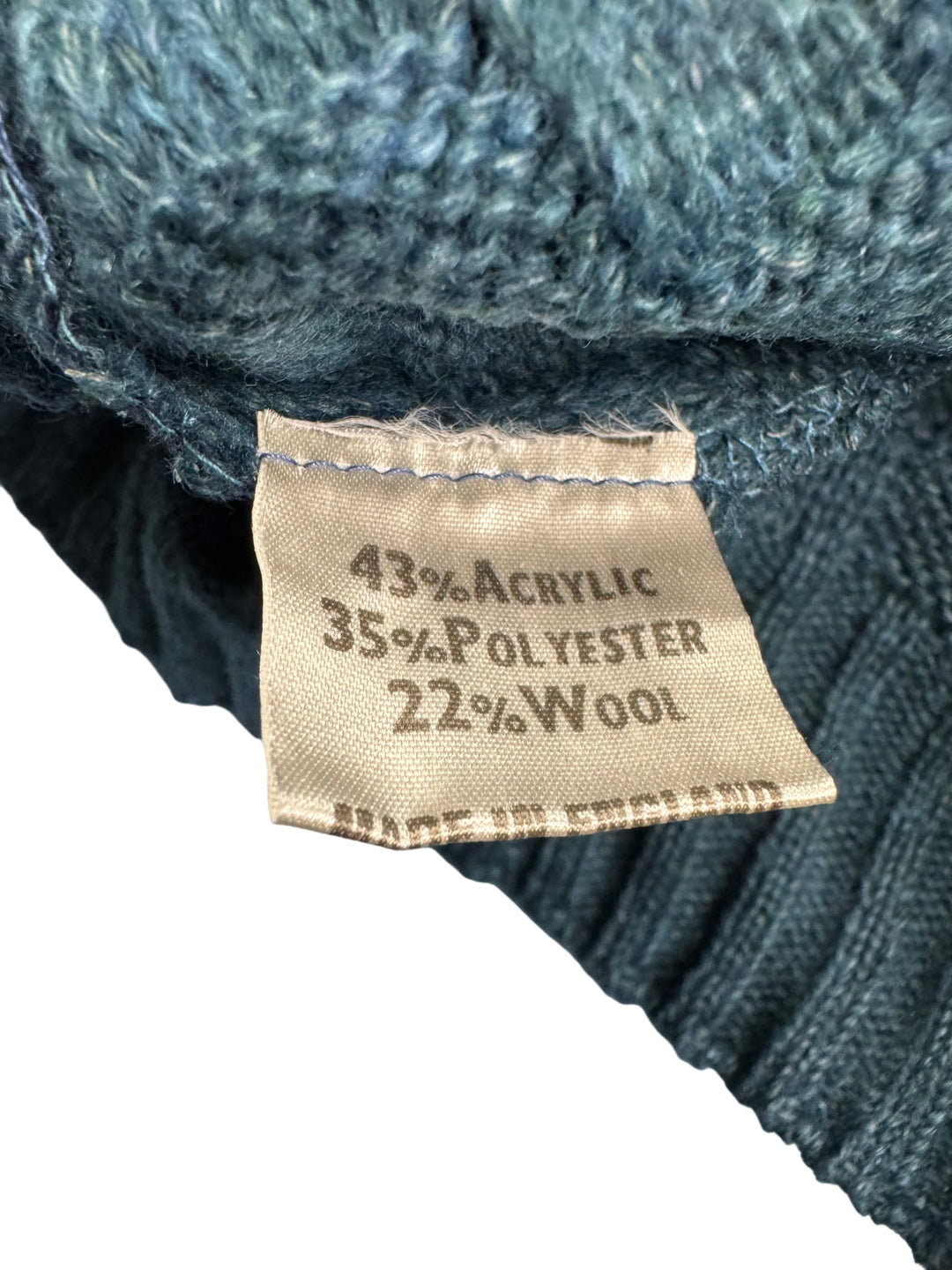 Daniel Made In England V-Neck Sweater - S - Think Vintage Online Ltd