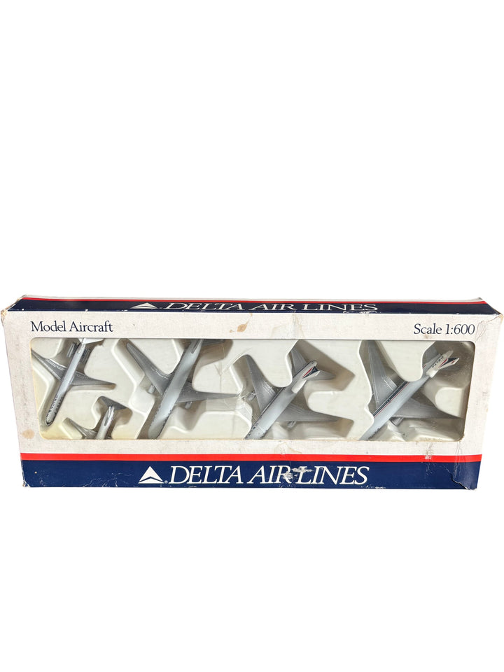 Delta Air Lines Model Aircraft Set - Think Vintage Online Ltd