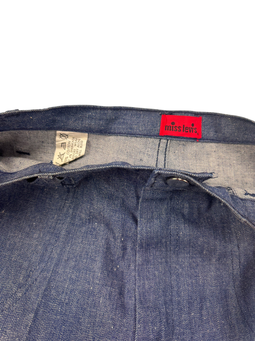Denim Miss Levi's Flared Jeans - W30 L34 - Think Vintage