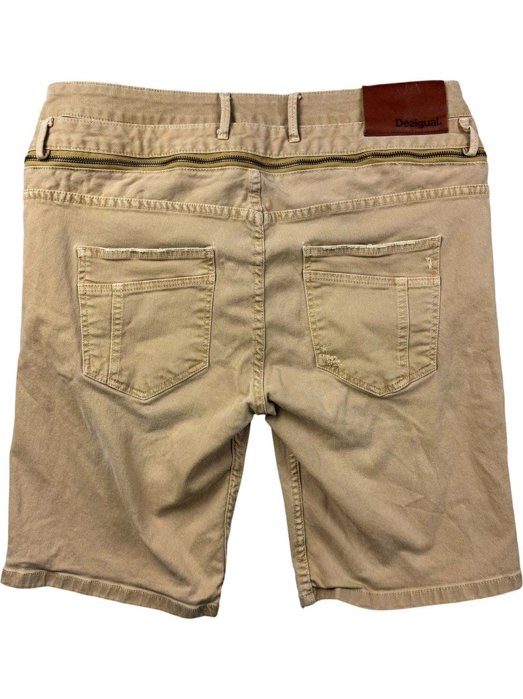 Desigual Beige Casual Shorts - W38 - Think Vintage ltd
