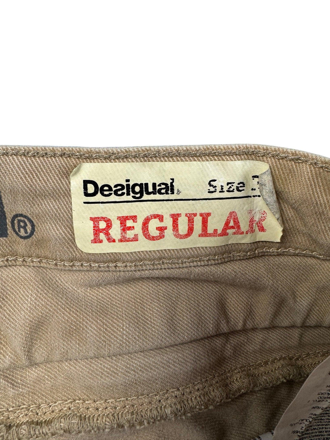 Desigual Beige Casual Shorts - W38 - Think Vintage ltd