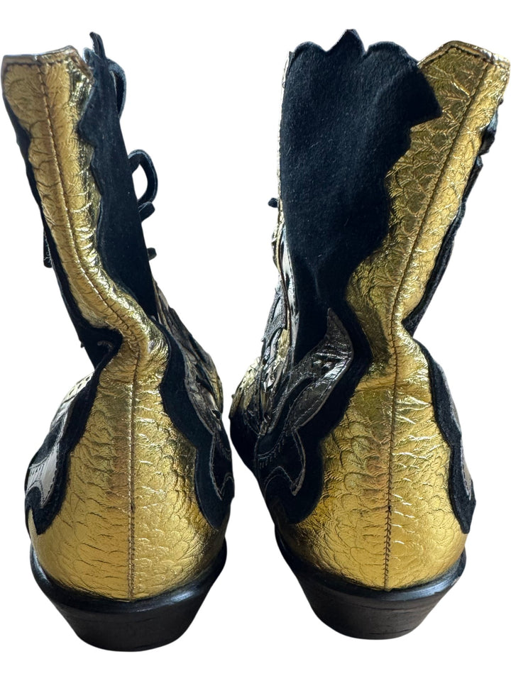 Embellished Black and Gold Lace-Up Boots - 8.5 - Think Vintage ltd