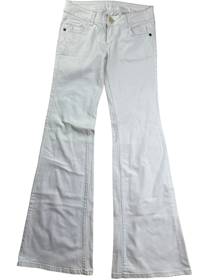 Flared White Denim Jeans - W30 - Think Vintage ltd